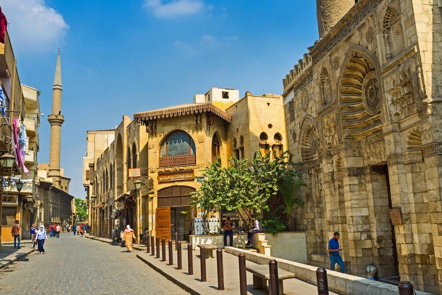 Day tour to El Moez street