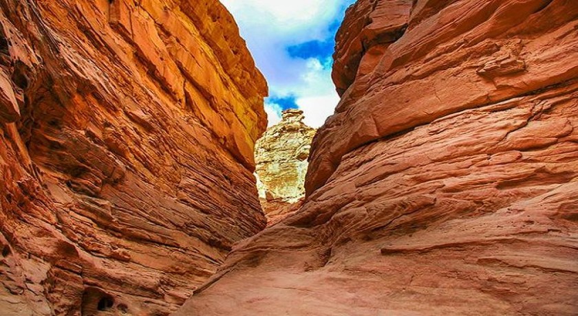 Passeios de Canyon Coloridos de Taba