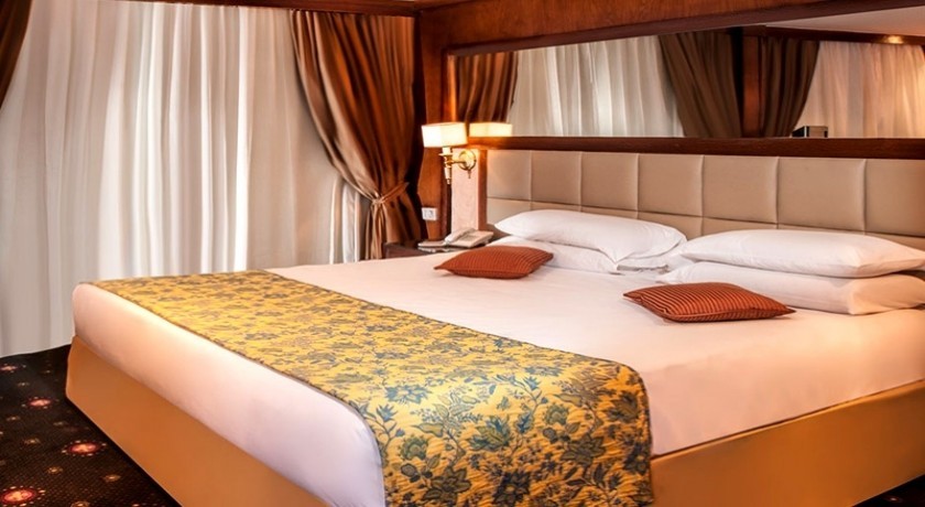 M/S Nubian Sea Lago Nasser Crucero