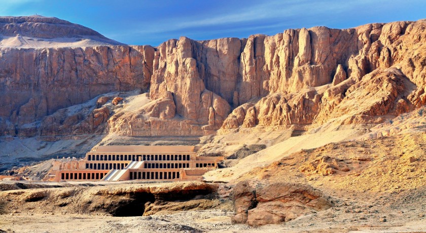 Luxor Tours saindo do Cairo de avião