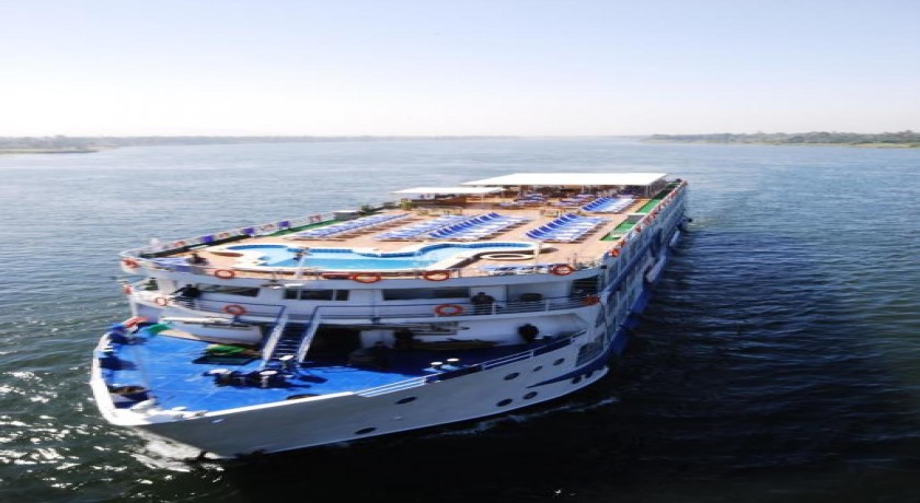 Cruzeiro Semiramis III no Nilo