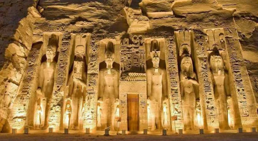 Abu Simbel tour com plano