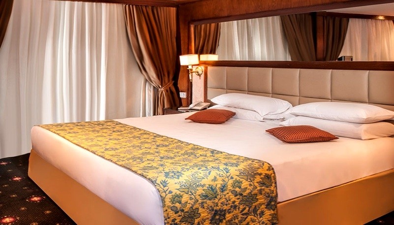Nubian Sea 5-Star Lake Nasser Cruise