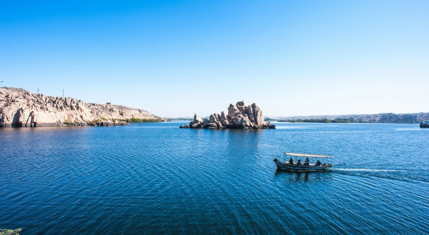 Eugenie Cruzeiro no Lago Nasser