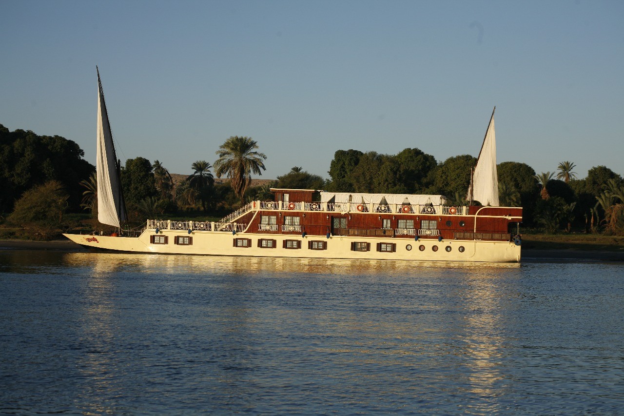 Jasmine Dahabiya Cruise Tours