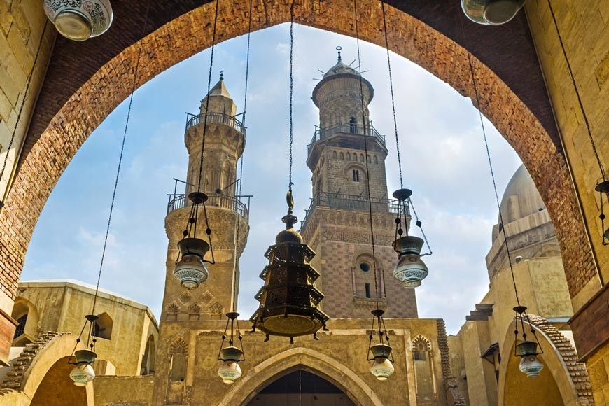 Day tour to El Moez street