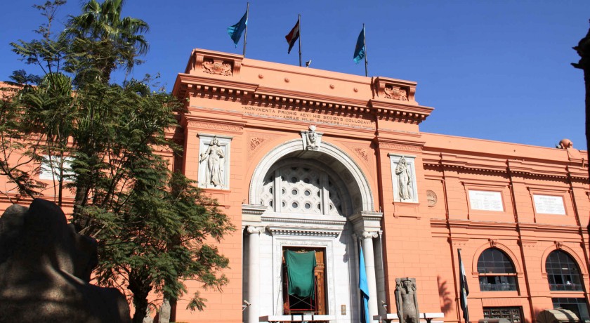 piramides e museu de Alexandria