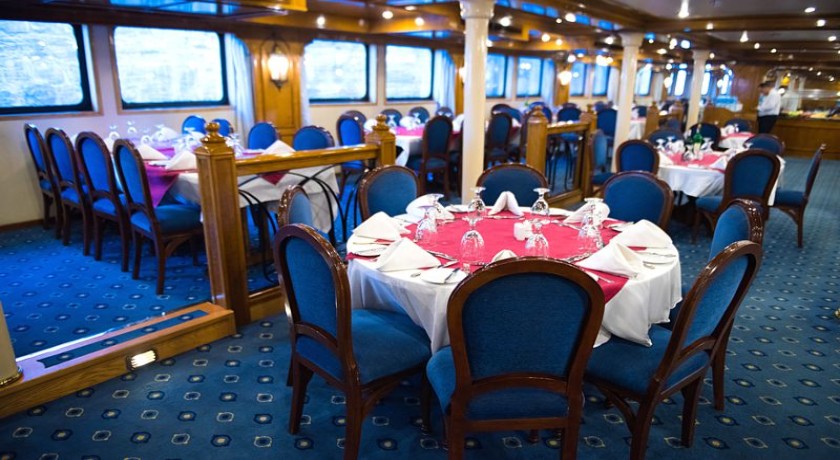 A Sarah Crucero por el Nilo