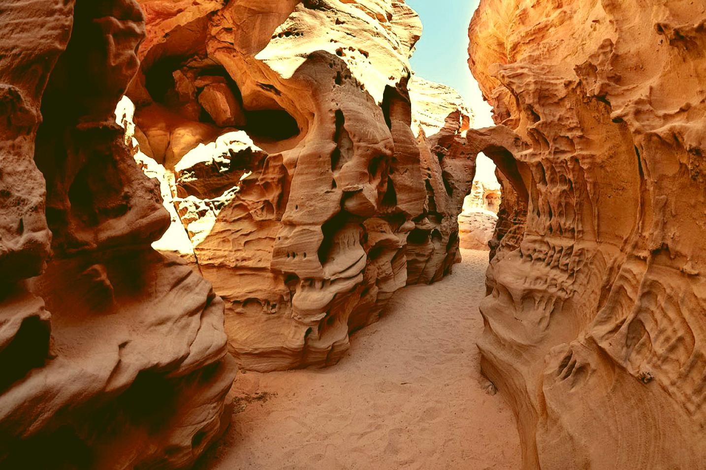 Tours del Safari Colorado de Cañón de Dahab