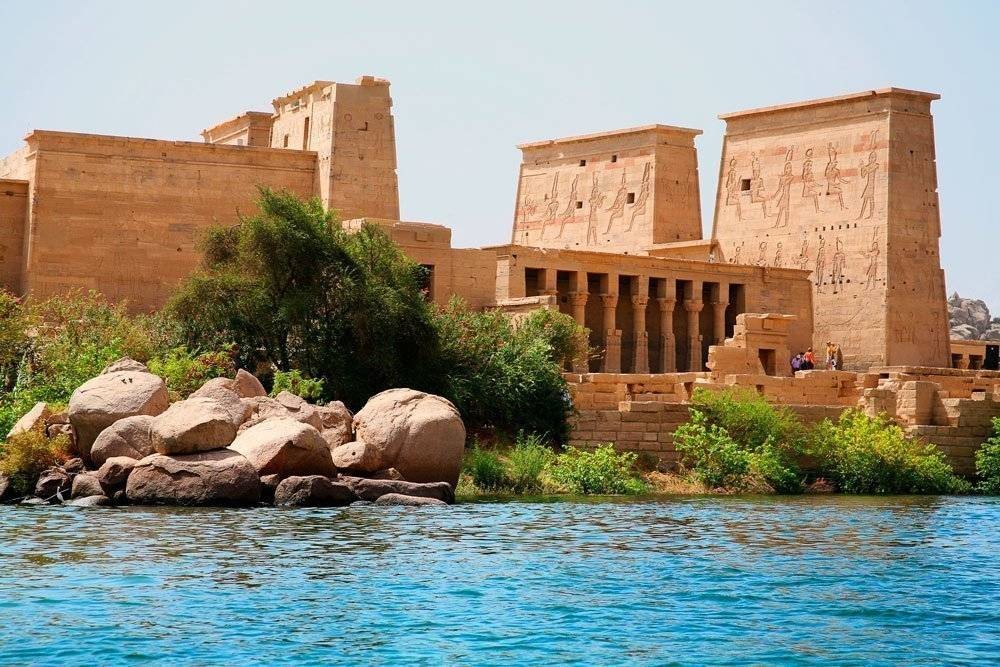 Tours a Aswan y Abu Simbel desde Luxor en Coche