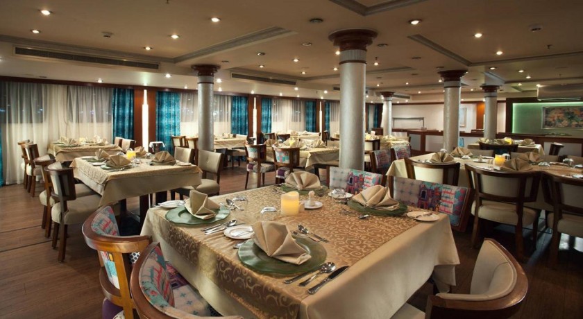 MS Acamar Nile cruise