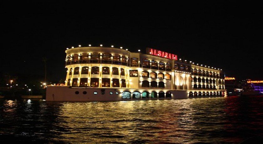 piramides e o nilo do Porto de Alexandria