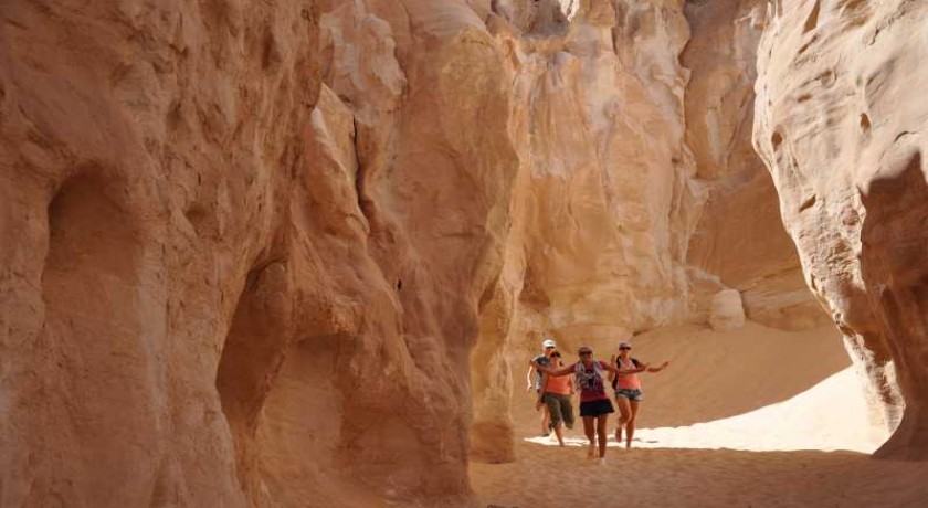 Passeios de Canyon Coloridos de Taba