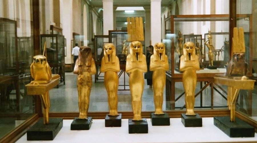 Day Tours to Pyramids and Egyptian Museum