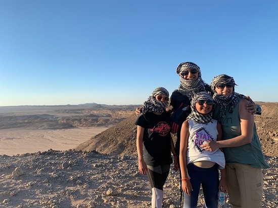 El Gouna tours to safari desert